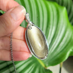 Pendentif wire wrapping en obsidienne dorée – 5,7 cm