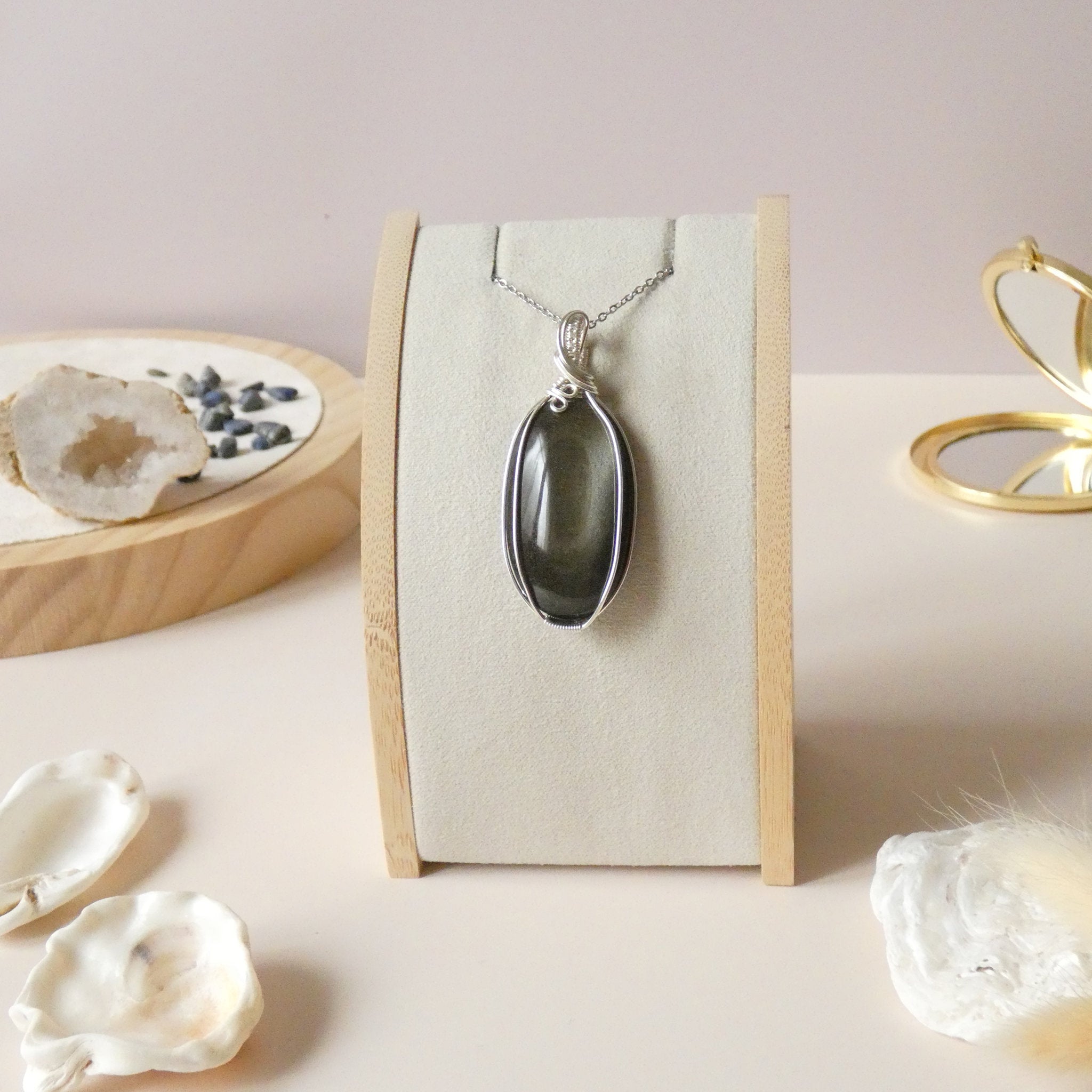 Pendentif wire wrapping en obsidienne dorée – 5,7 cm