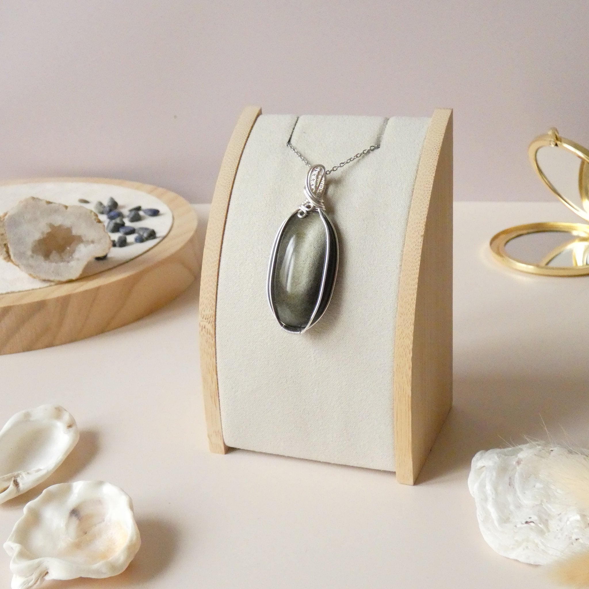Pendentif wire wrapping en obsidienne dorée – 5,7 cm