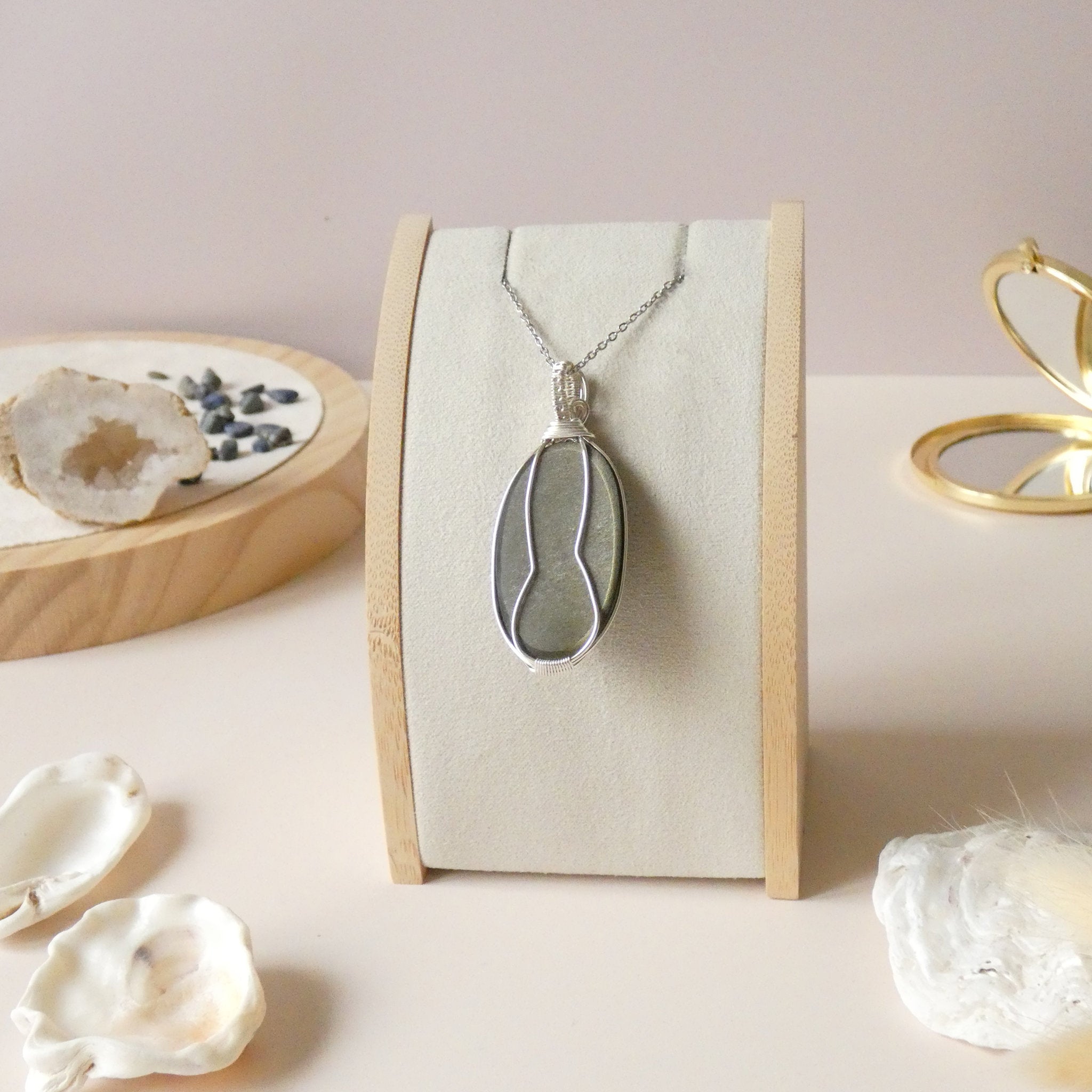 Pendentif wire wrapping en obsidienne dorée – 5,7 cm