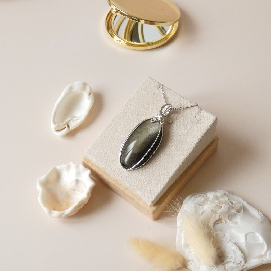 Pendentif wire wrapping en obsidienne dorée – 5,7 cm