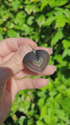 Pendentif coeur en obsidienne oeil céleste 2,7 cm bélière dorée