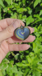 Pendentif coeur en obsidienne oeil céleste 2,6 cm bélière dorée