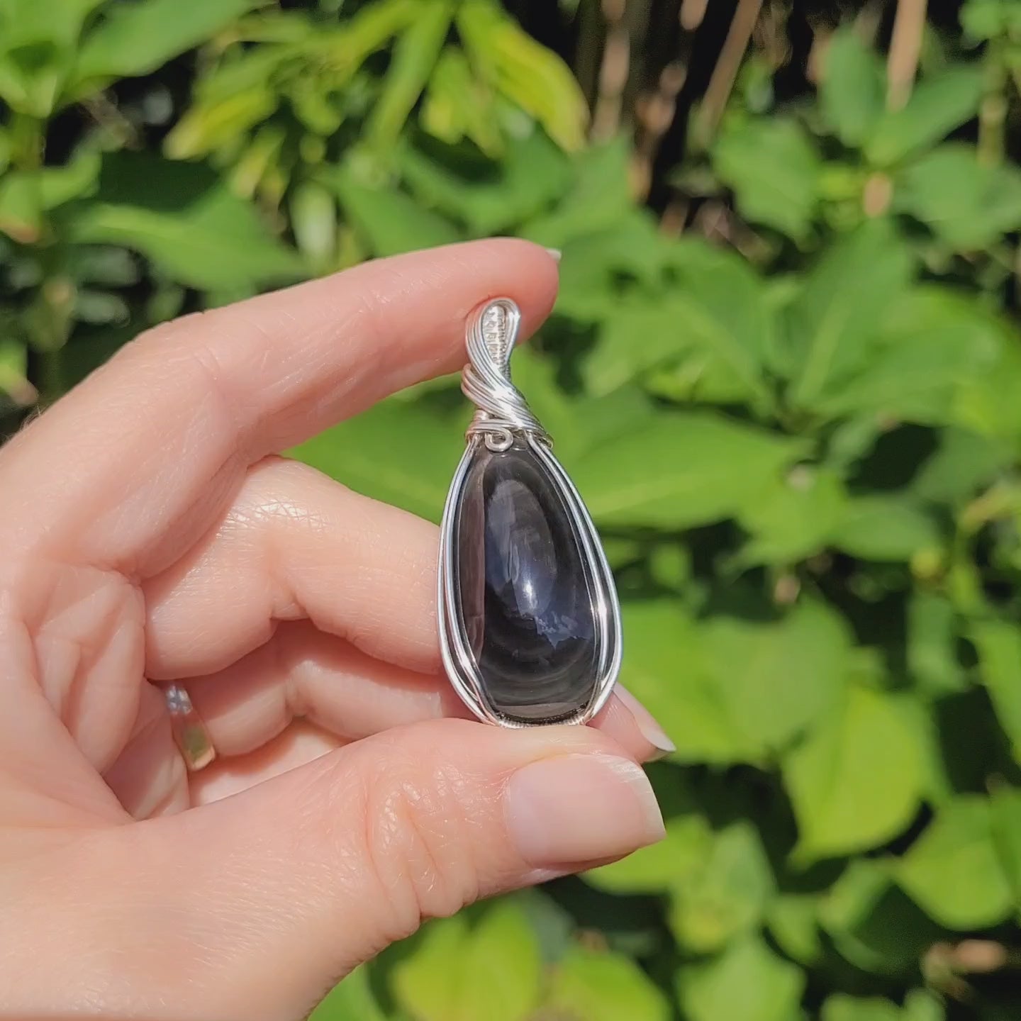 Pendentif obsidienne oeil céleste 5,1 cm wire wrapping argenté