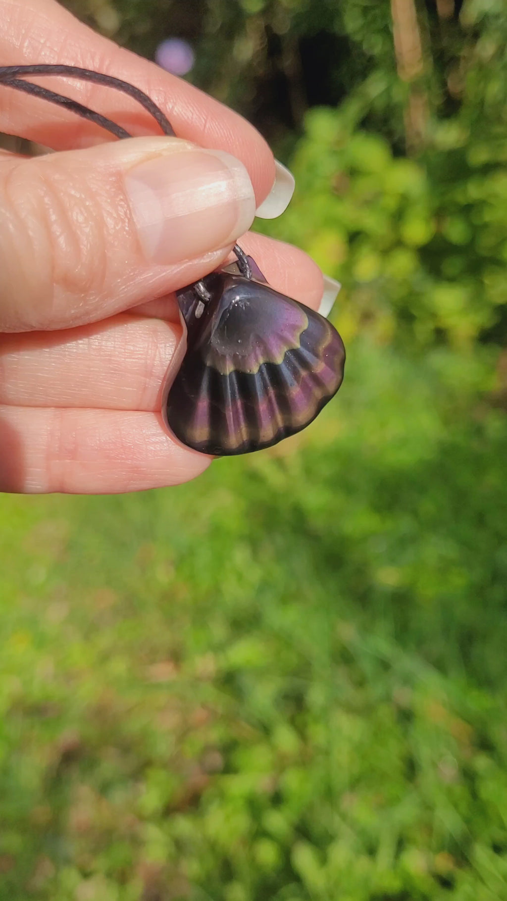 Pendentif coquillage en obsidienne oeil céleste violet - pierre naturelle