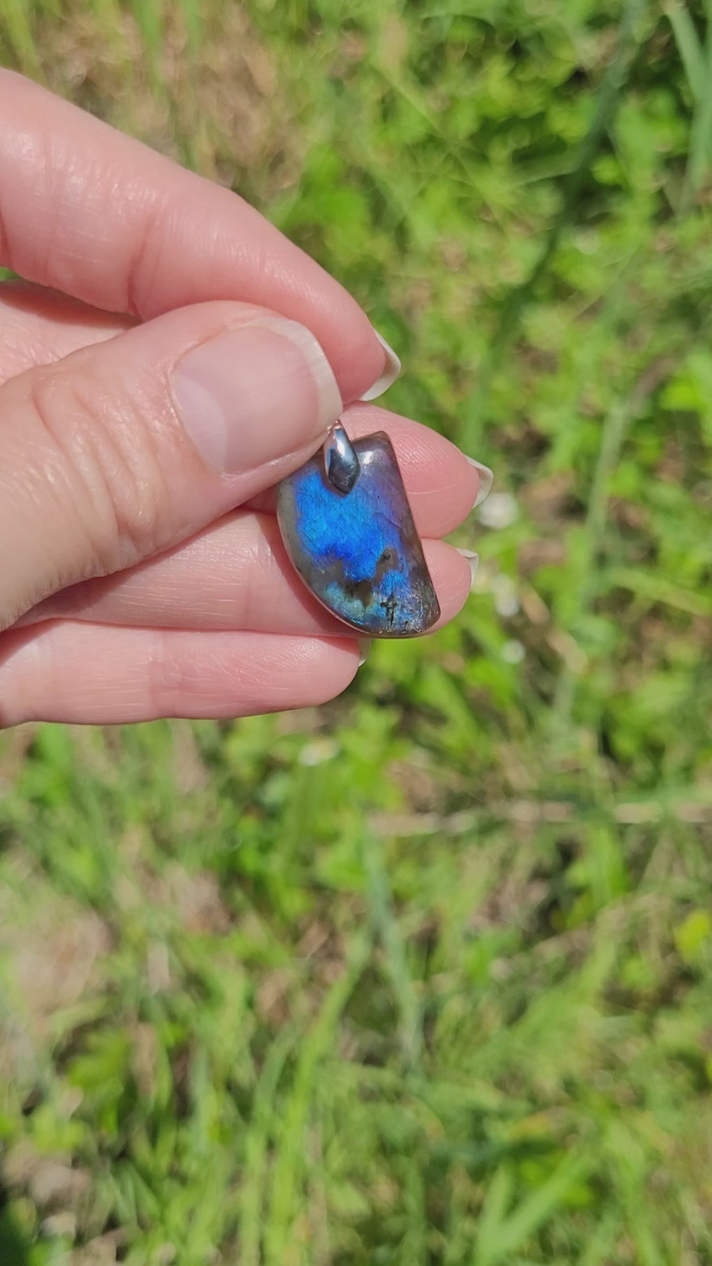 Pendentif en labradorite bélière argentée – 2,3 cm