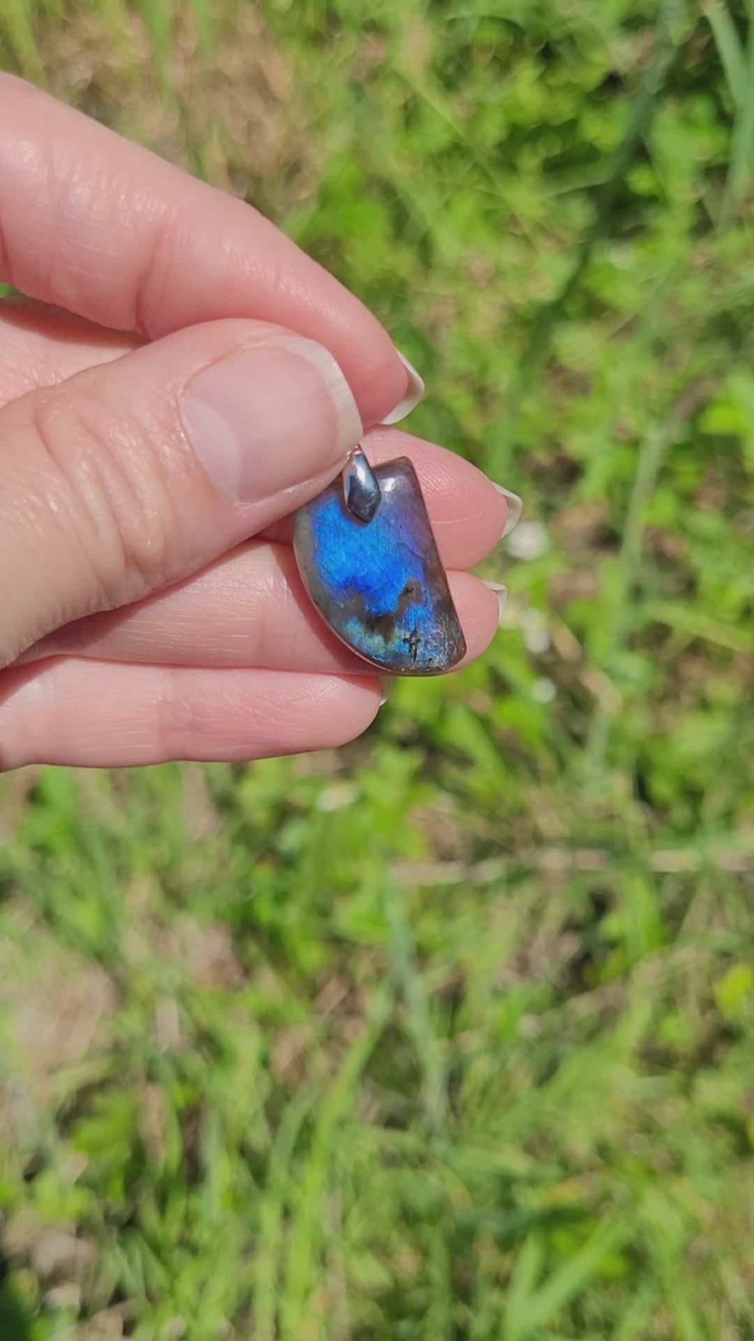 Pendentif en labradorite bélière argentée – 2,3 cm
