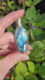 Pendentif en labradorite bleue 6,5 cm bijou artisanal