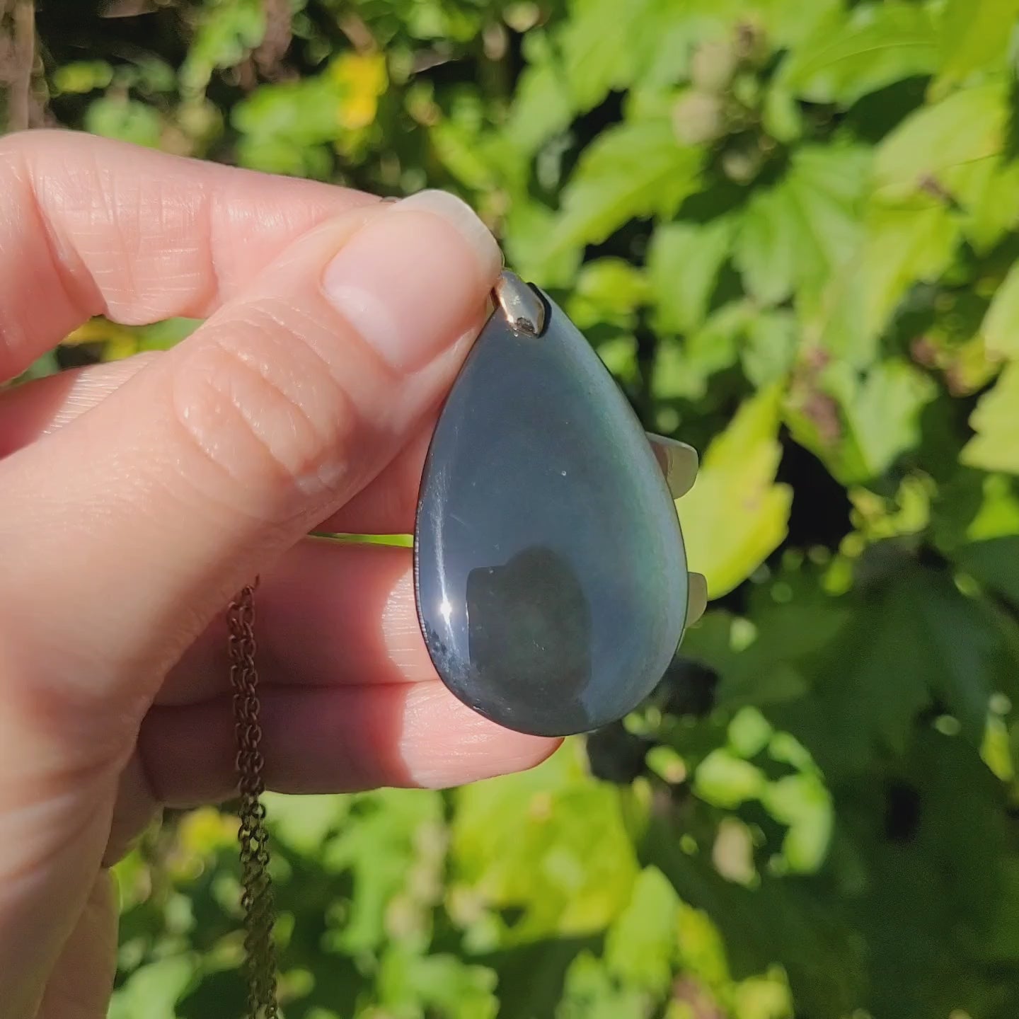 Pendentif en obsidienne oeil céleste 4,5 cm bélière dorée