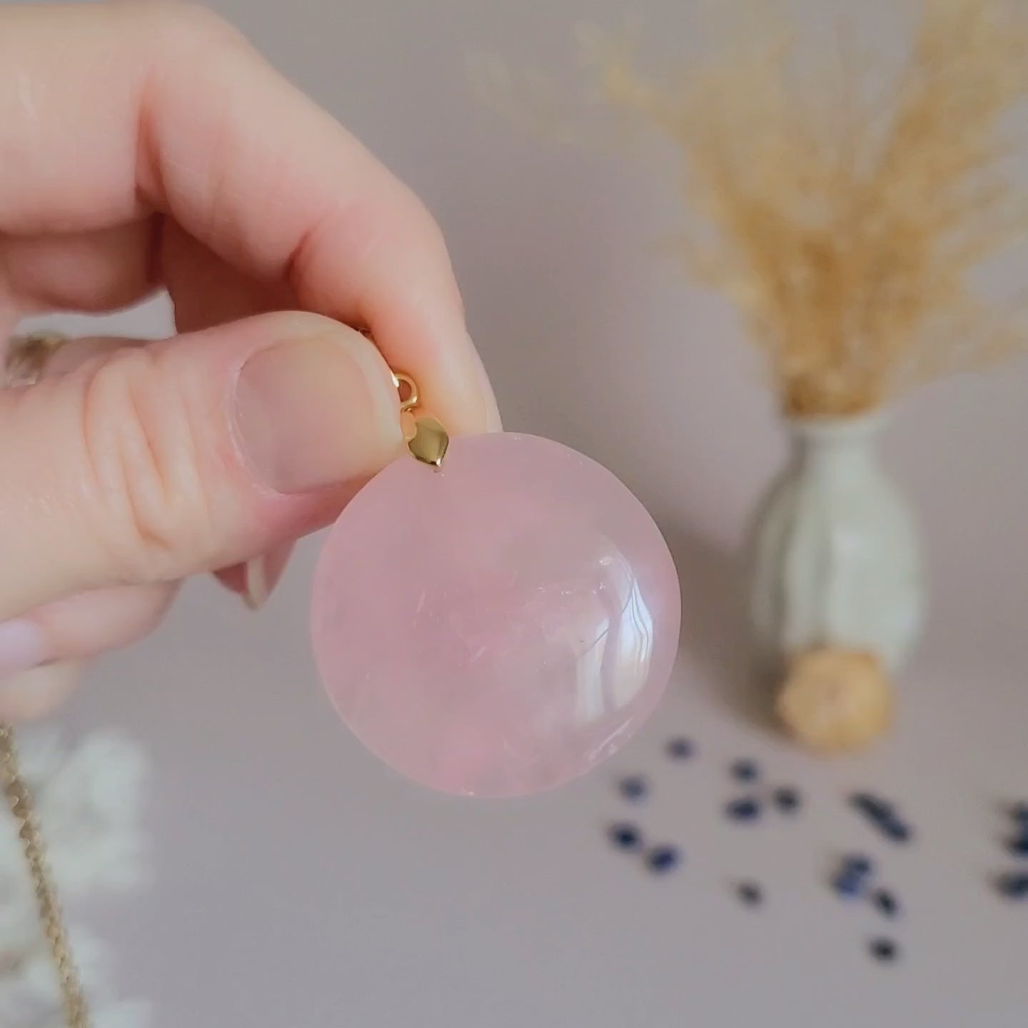 Pendentif en quartz rose 3,1 cm – Bélière dorée