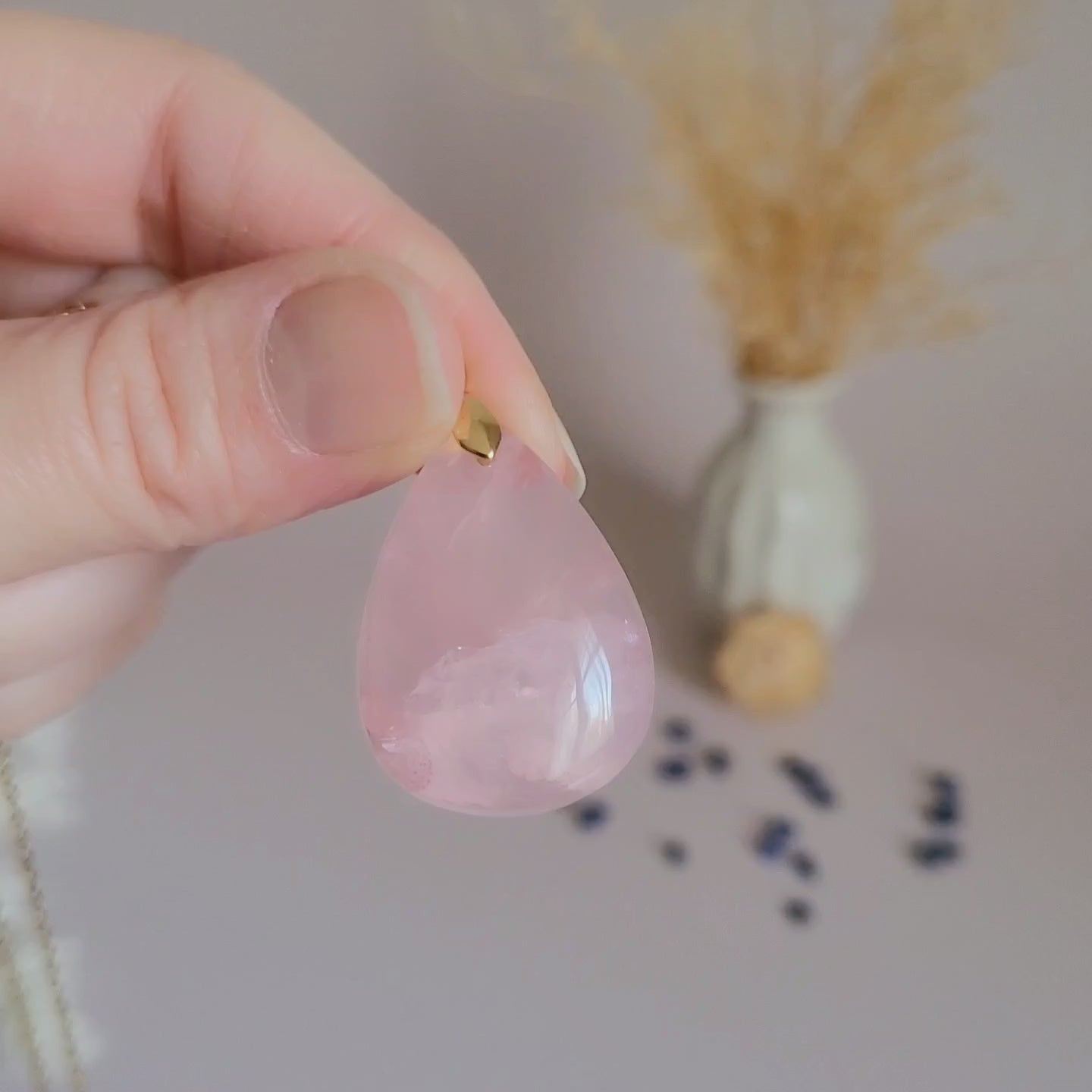 Pendentif en quartz rose 3,2 cm – Bélière dorée