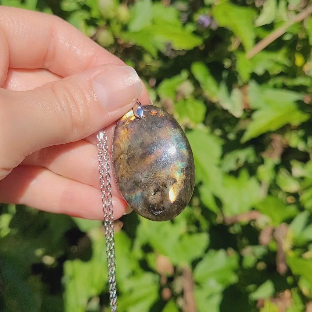 Pendentif en labradorite bélière argentée – 4,2 cm