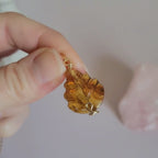 Pendentif en ambre – 2,7 cm – Wire wrapping doré