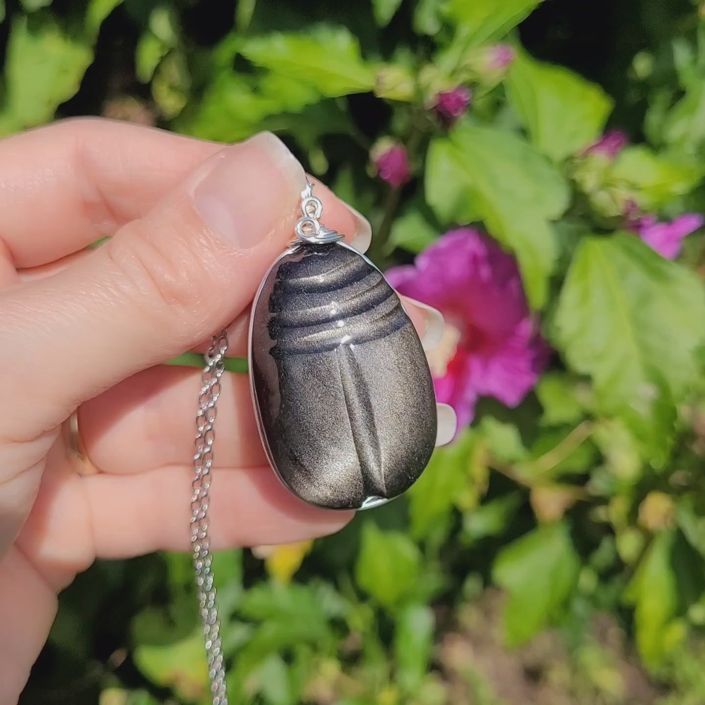 Pendentif scarabée obsidienne argenté 5,1 cm bijou artisanal