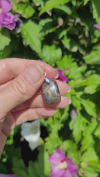 Pendentif en labradorite 2,1 cm bélière argentée